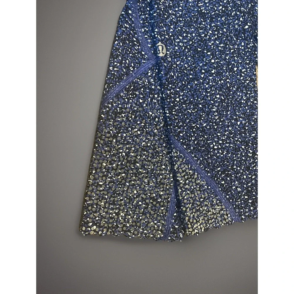 Lululemon Woman's Blue Pattern Athletic Leggings Size 6‎